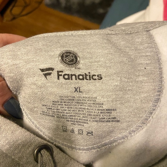 Winnipeg Jets Hoodie - Picture 3 of 3